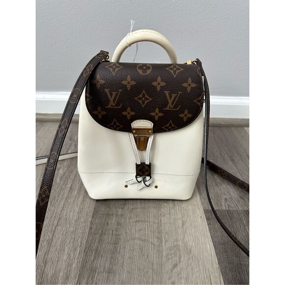 Louis Vuitton Patent Monogram Hot Springs Backpack Snow - Picture 3 of 16